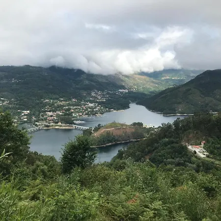 Casa De Casarelhos - Andar De Moradia - Vistas Rio E Montanha - Апартаменты Герес