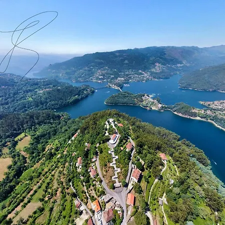Casa De Casarelhos - Andar De Moradia - Vistas Rio E Montanha - Geres *