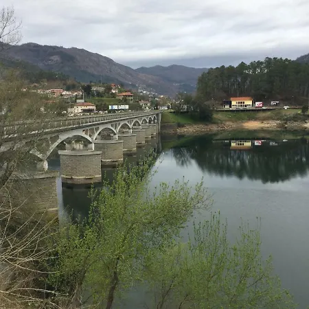 Casa De Casarelhos - Andar De Moradia - Vistas Rio E Montanha - דירה *